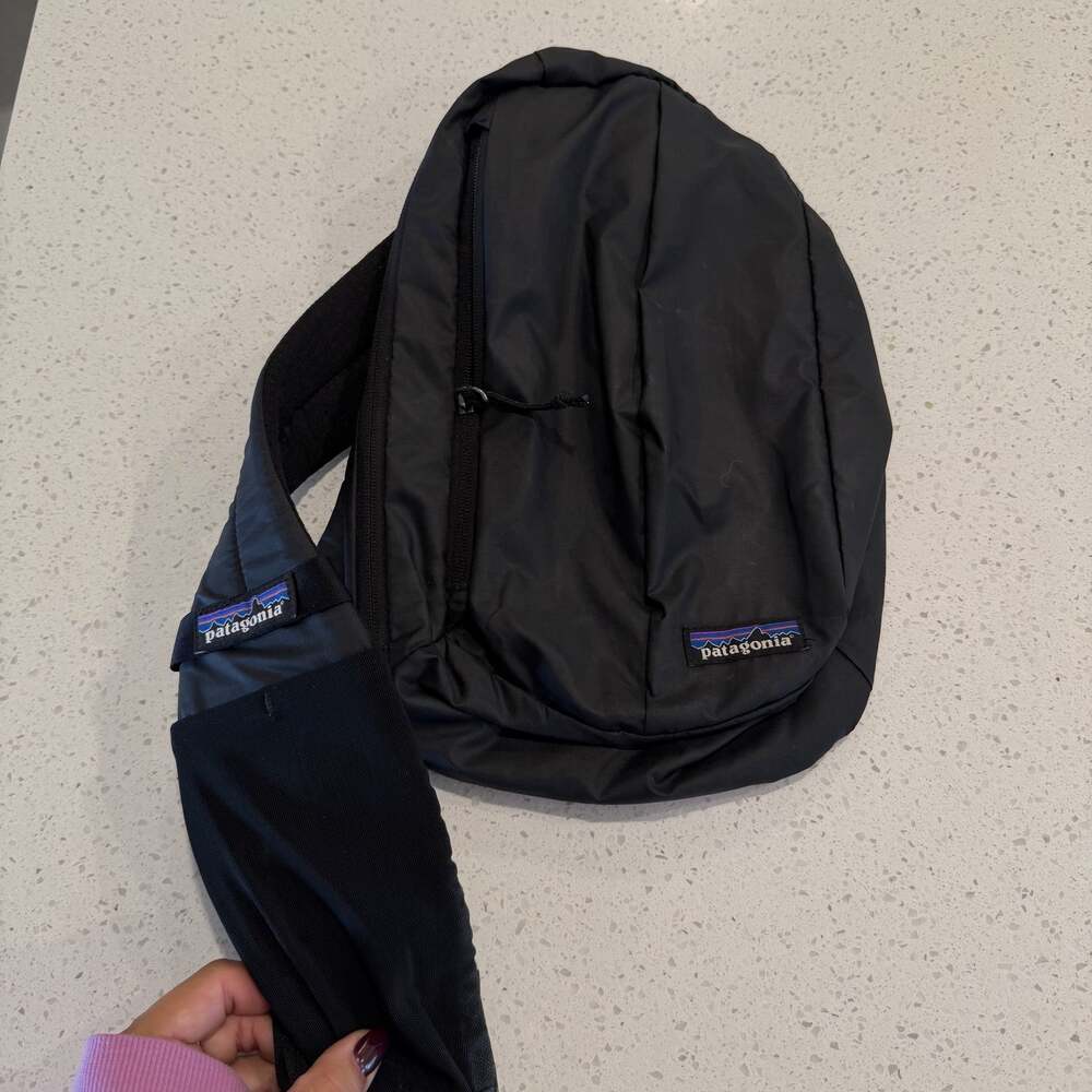 Patagonia Ultralight Black Hole Sling Backpack Black Travel Crossbody Bag